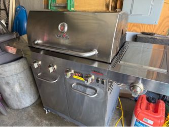 Charbroil stainless steel commercial grade grill..GREAT SHAPE
