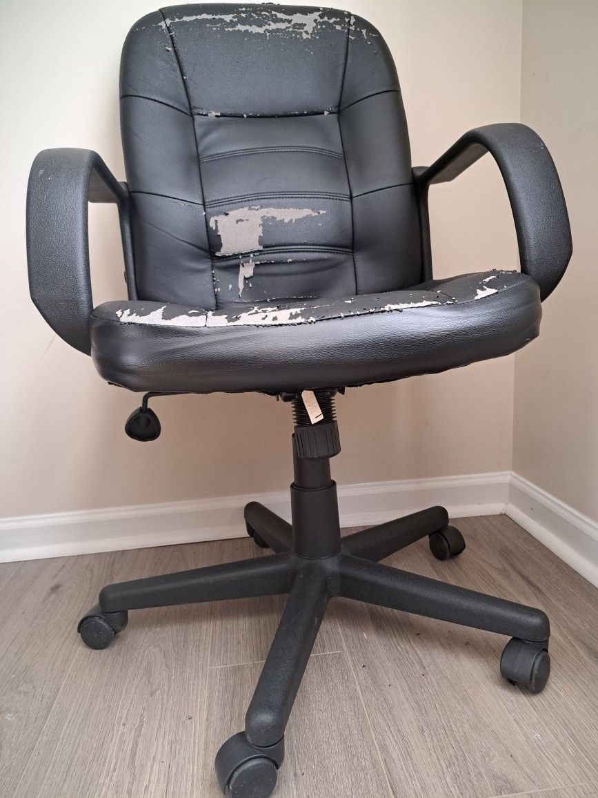 Desk Chair - Adjustable 