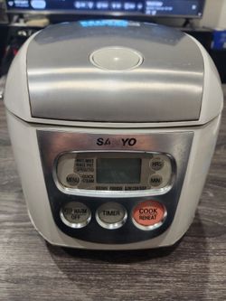 SANYO ECJ D55s 5.5 Cup Computerized Rice Cooker Steamer