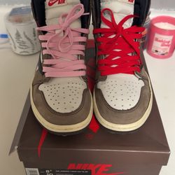 Travis Scott Jordan 1 Mocha Size 8.5