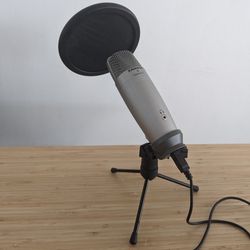 Retail $200 Professional Studio Microphone Samson C01U PRO