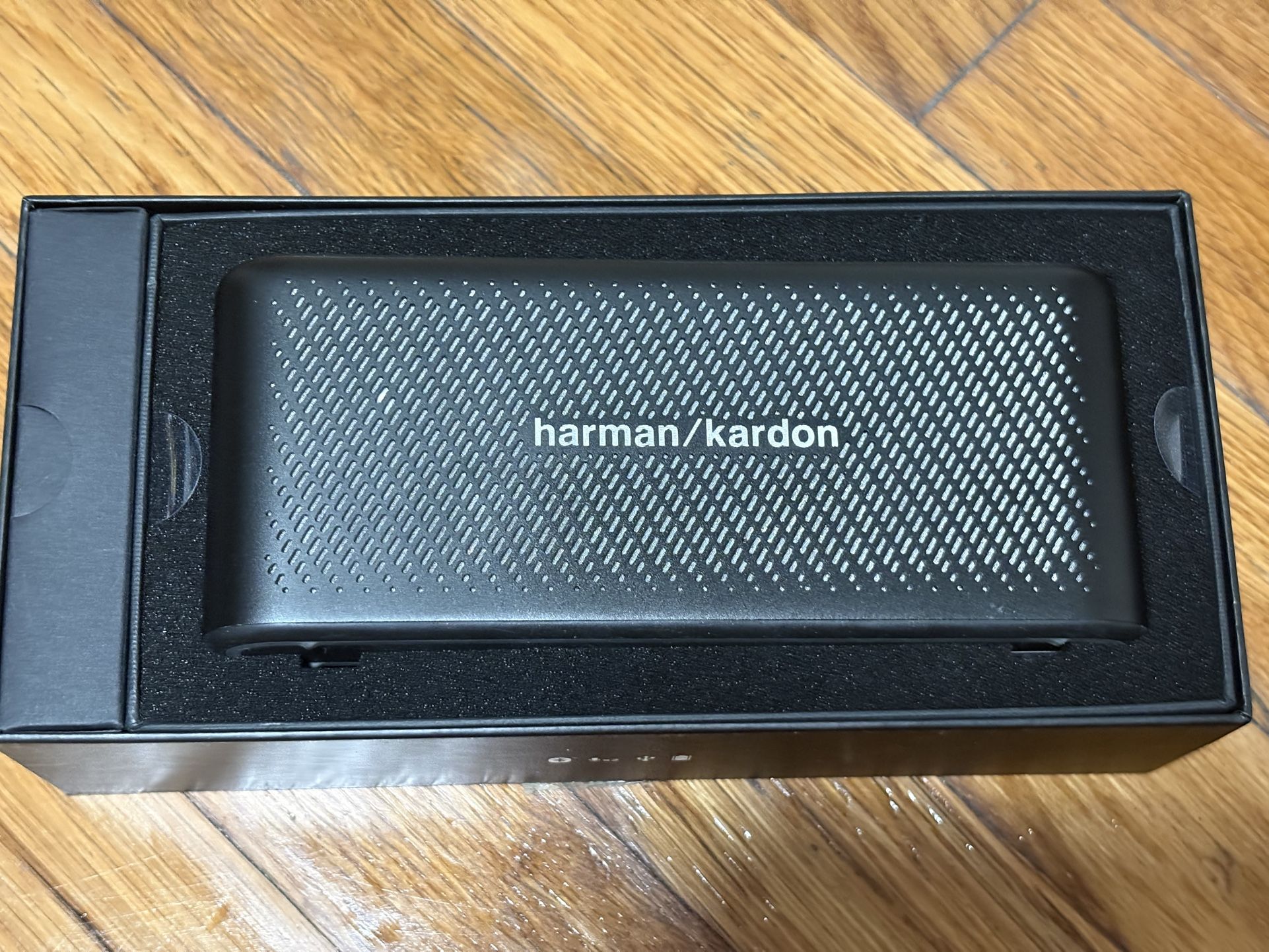 Harman/Kardon Traveler Bluetooth Speaker