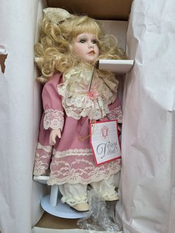 Vintage  - Design Debut -  Kirsten doll