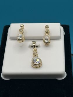 #- 164 Stunning Teardrop (Pear-Shaped) Moissanite Set - Earrings & Pendant