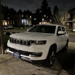 2022 Jeep Wagoneer