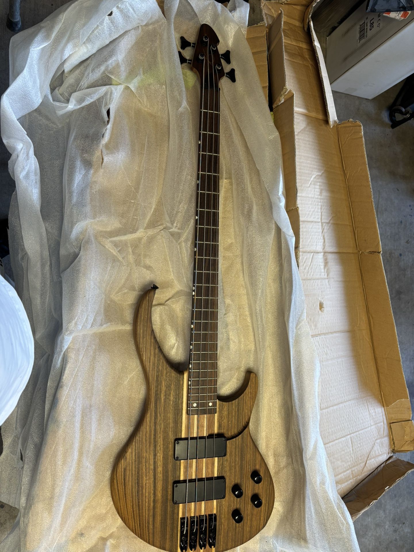 🎸🔥 PRO MUSICIAN GEAR – USA Bass, Japan Jackson (Serial 9691081), PA System & Amp – $2,000 OBO (CASH ONLY)