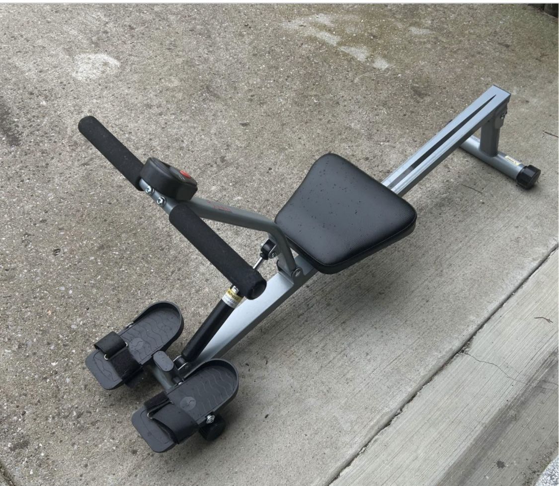 Exercise rowing machine