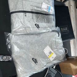 Nike Tech Fleece Set Hoodie Sweats Pants Medium BRAND NEW WITH TAGS