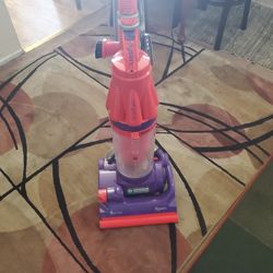 Dyson Vacuum Good Condition 
