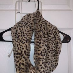 Women's Animal Print Fur Cowl Scarf 