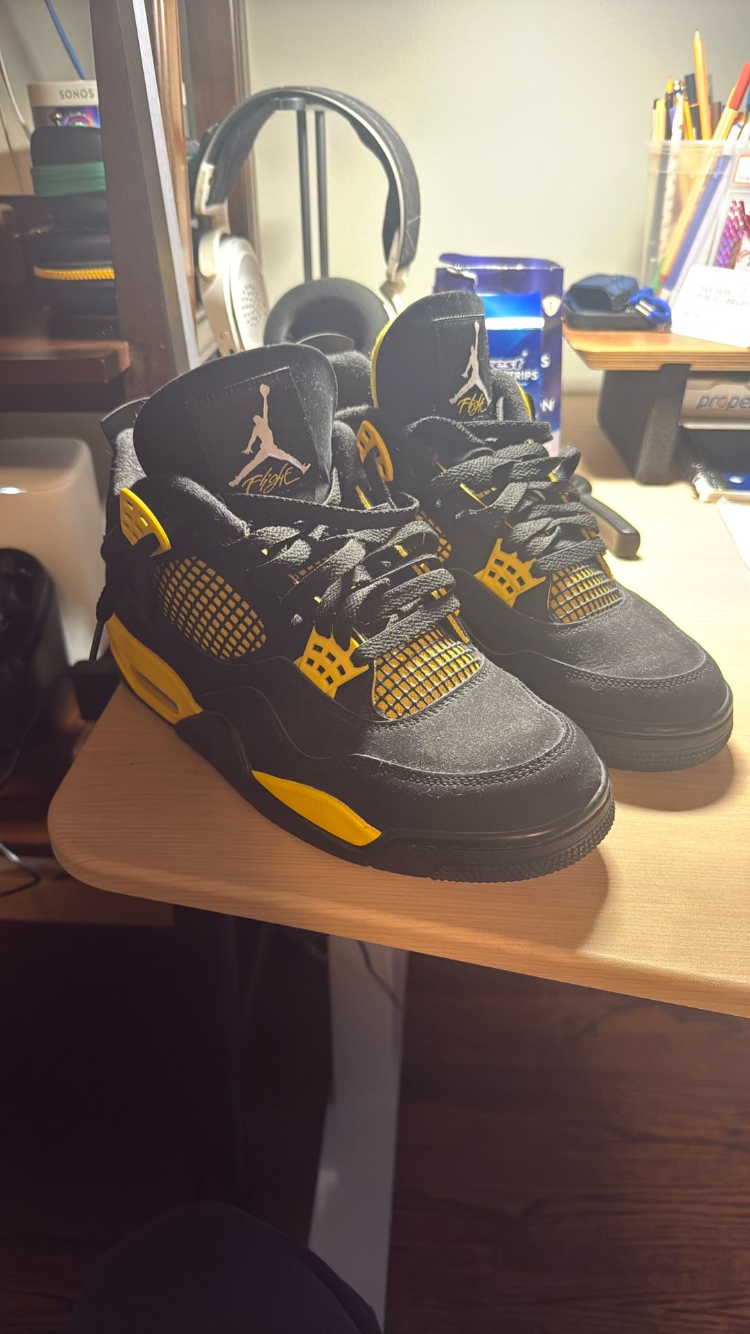 Jordan 4 Yellow Thunder