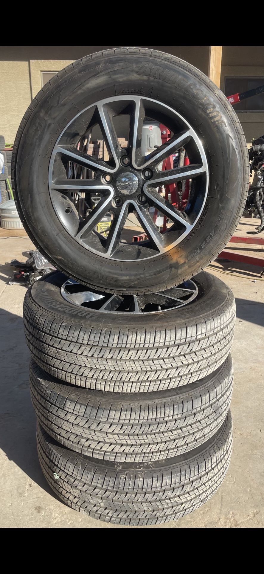 17 inch dodge caravan wheels and tires for Sale in Phoenix, AZ - OfferUp