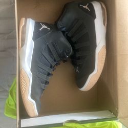 Air Jordan’s 4 1/2 youth