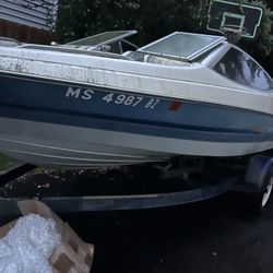 Boat ,blue,sea ray 1997