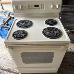 GE Spectra 30" Free-Standing Electric Range - ONLY $150 OBO