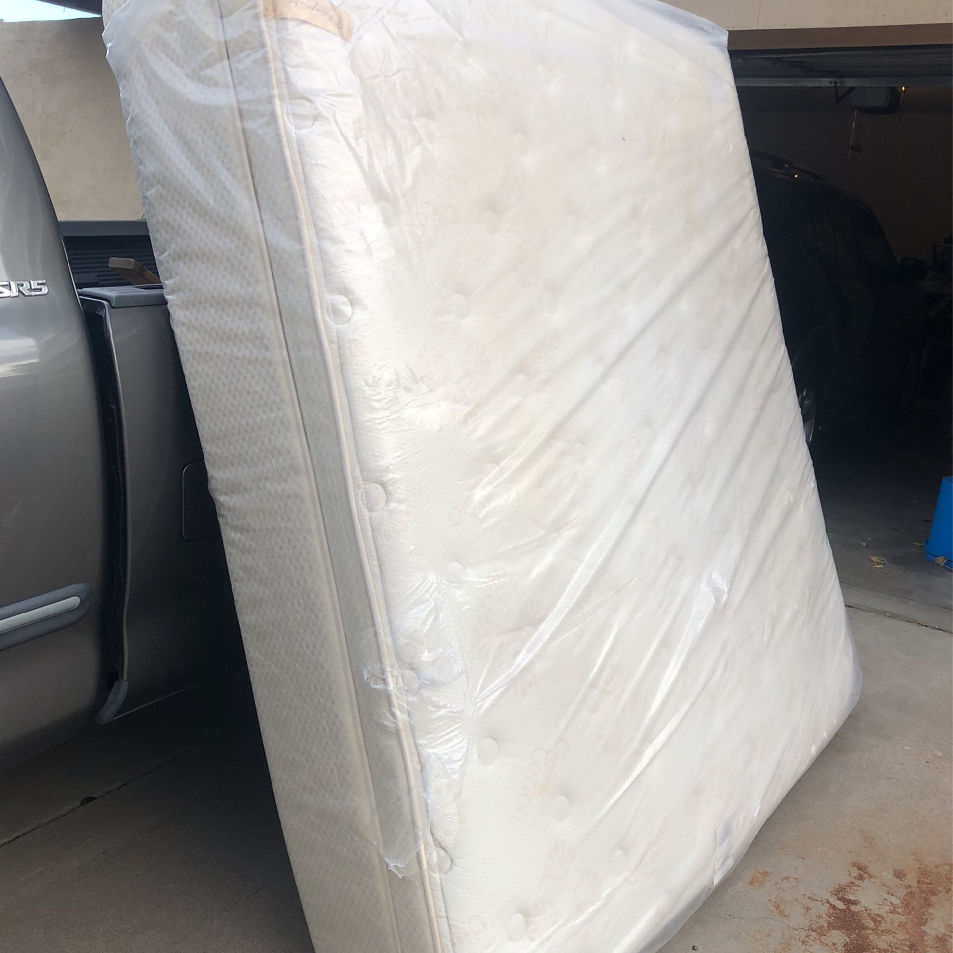Collection 32+ Stock Images used king size mattress and box spring Updated Collection 32+ Stock Images used king size mattress and box spring Updated