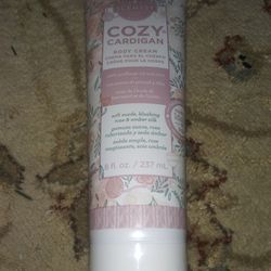 Scentsy Cozy Cardigan Body Cream 8 oz