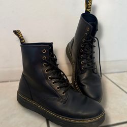 Ladies Classic Dr. Marten