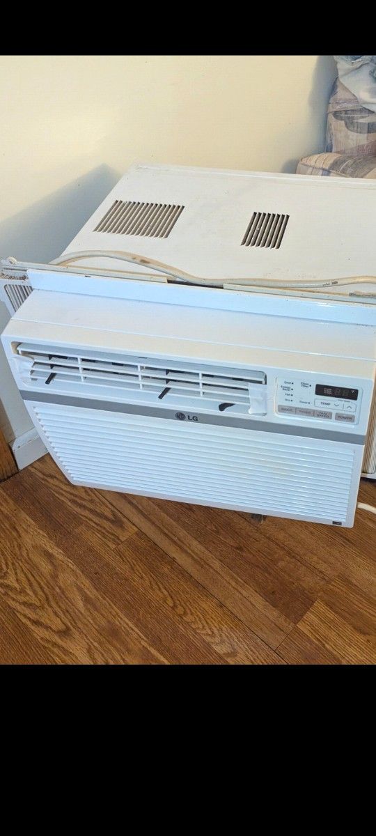12,000 BTU 10,000 BTU Two High-powered Window Air Conditioners
