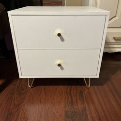 Side / End Table / Nightstand 