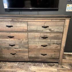 Trinell 6 Drawer Dresser