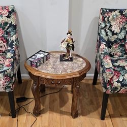 Like New Accent Chair Set