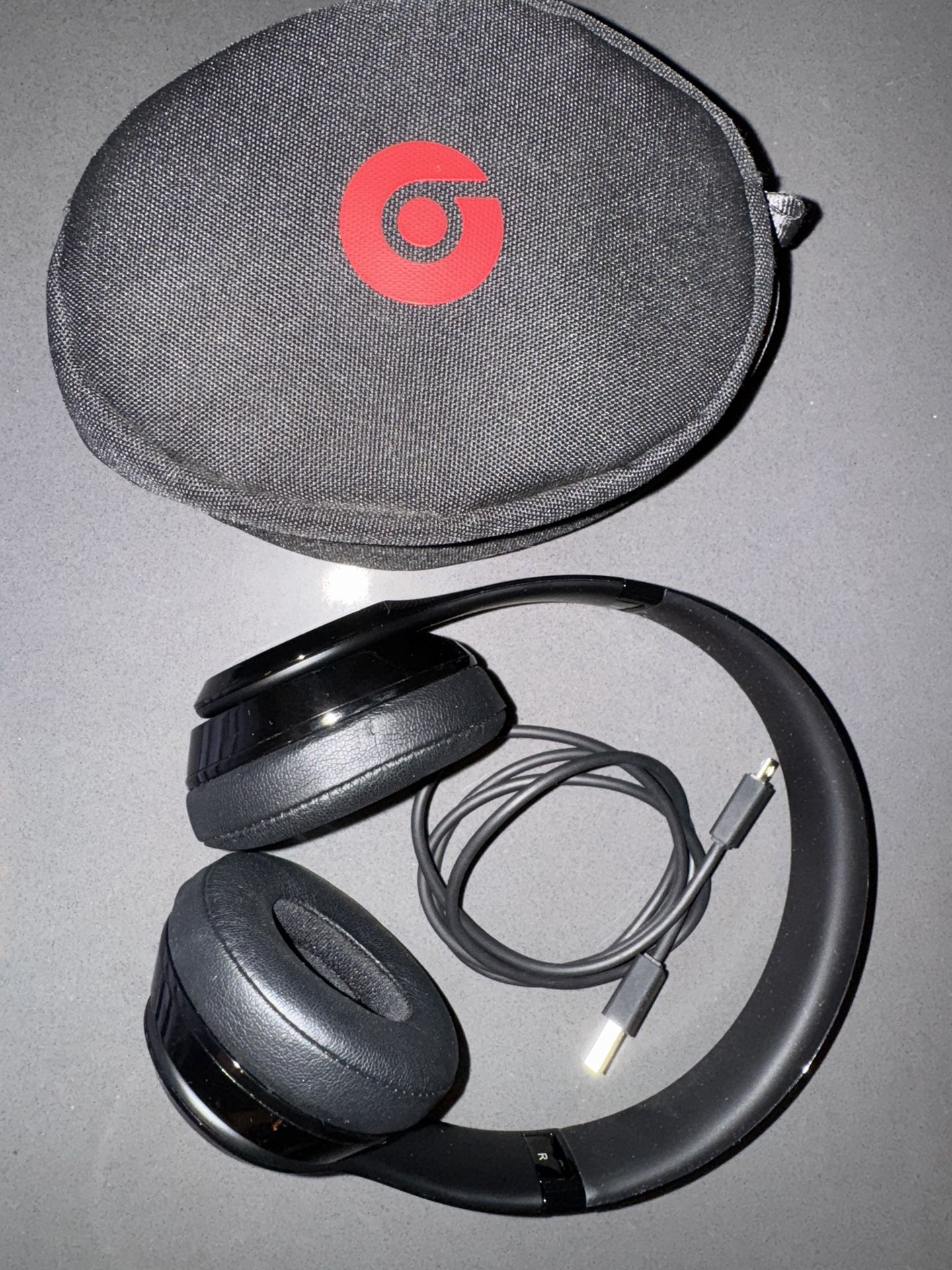 all black beats solo3