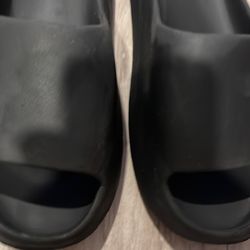 Yeezes slide
