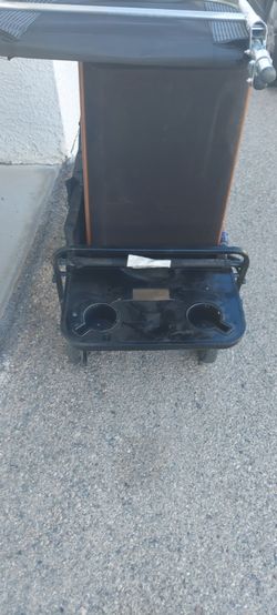 Wagon  with drink holder tray & pouches
