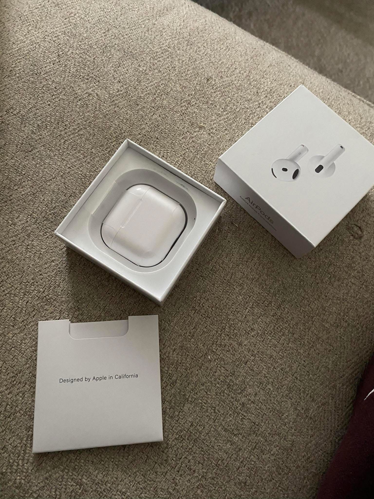 AirPods 4 (Active Noise Cancellation)