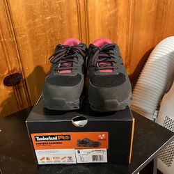 TIMBERLAND WOMEN'S POWERTRAIN ESD  SAFETY   SHOES - BLACK SIZE 6