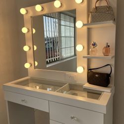 Makeup Vainty With Shelf Included 