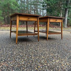 Pair of Mid Century Paul McCobb Planner Group side tables/nightstands