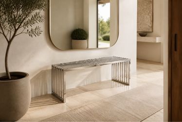 Bench and two armchair /Banca y dos sillas en stainless steel