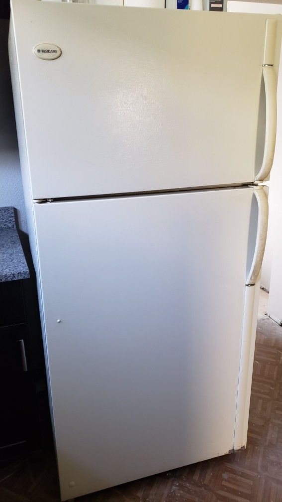 FRIGIDAIRE REFRIGERATOR! Pickup In Tampa!