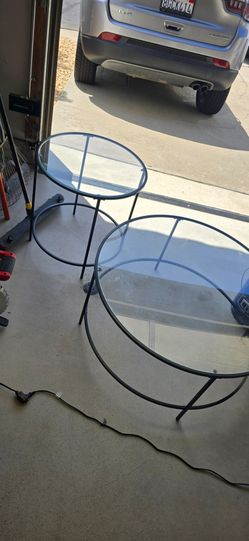 Glass coffee/end table