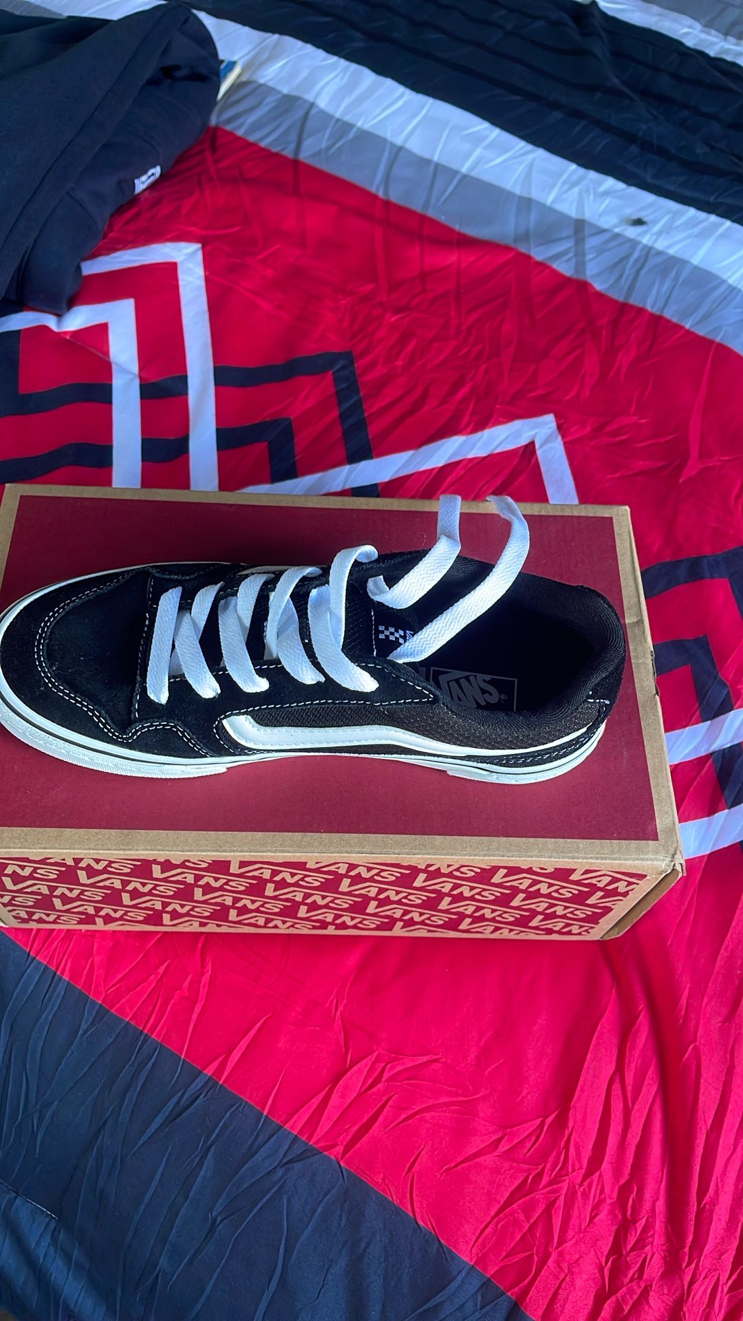 Vans capstone Youth Size 6.0 Used Several Times In Good Conditions