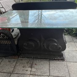 It was my dining room table for a long time. The bottom does need to be repainted brown. The top is really beautiful and has marbles and it’s a goeous