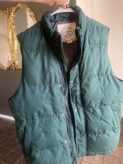 St John’s Bay Men’s Puff Vest (size M)