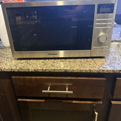 Panasonic 1100watt Genius Cook Microwave