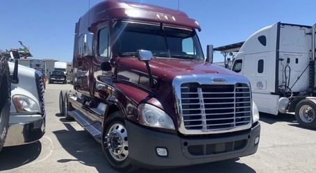 Freightliner Cascadia 2012 Dd15 Rebuilt Engine AUTOMATIC Low Miles On The Rebuilt Clean Title
