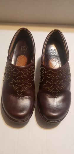 WOMEN'S BROWN LEATHER ARIAT CLOGS SZ.7.5