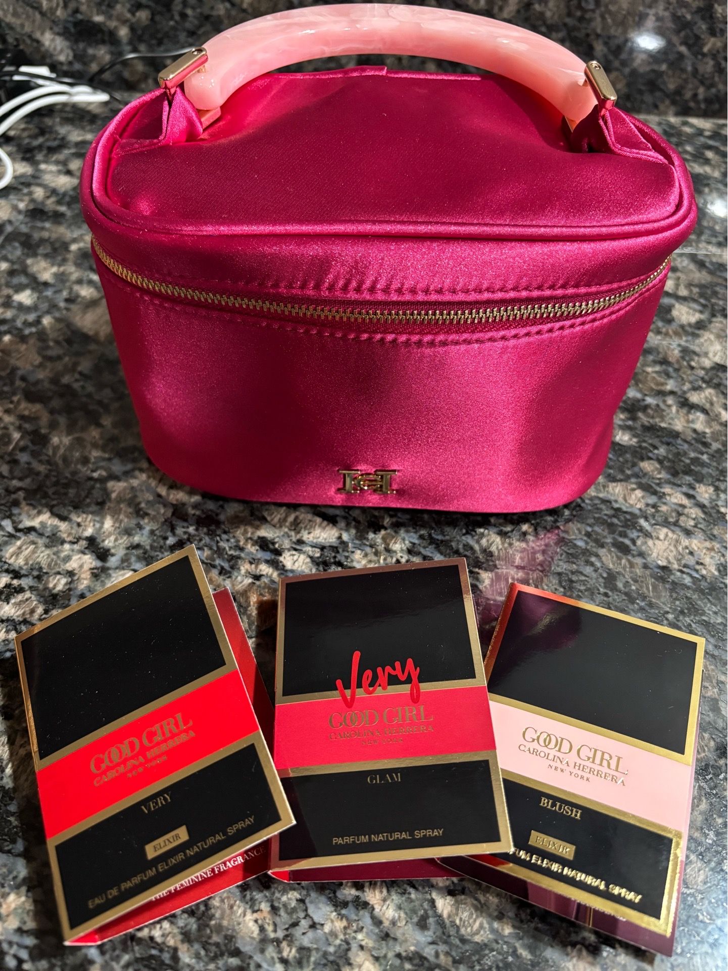 NEW CAROLINA HERRERA GOOD GIRL SET OF 3 EAU DE PARFUM SPRAYS IN TRAIN CASE $15!!!