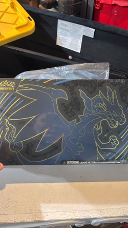 Charizard ultra premium collection