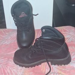 Steel toe Boots  7.5mens 9women worn once