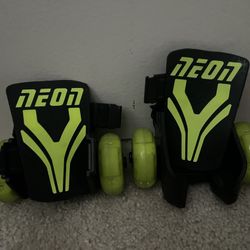 Kids “Neon Street Roller” roller skate attachment