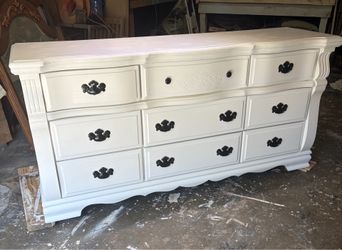 Beautiful Solid Wood Bassett White Satin Dresser with a Hidden Drawer