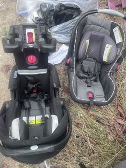 2 Car Seats One Base 
