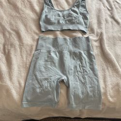 sacré workout set