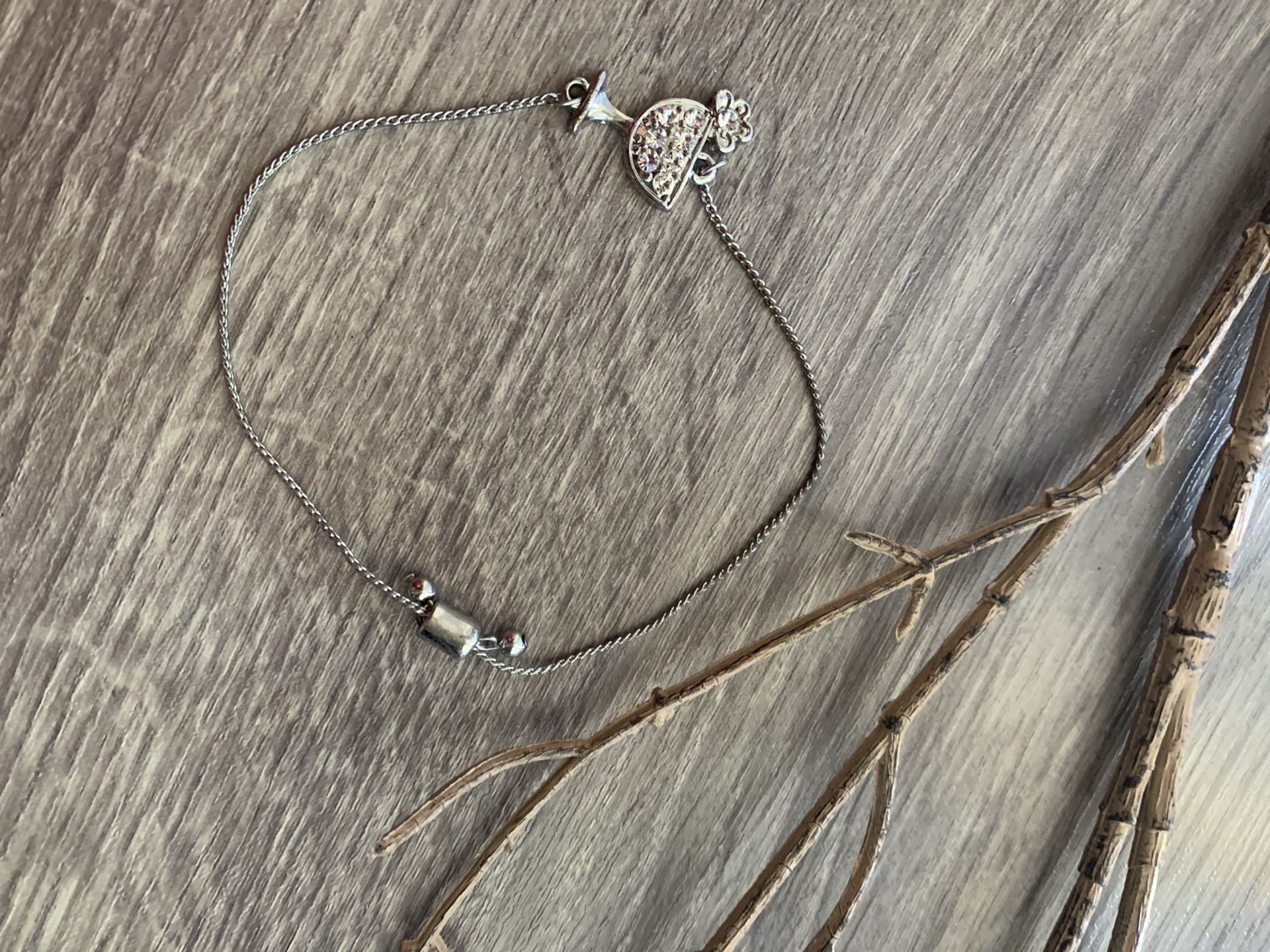 Silver color bracelet with tropical drink/margarita charm
